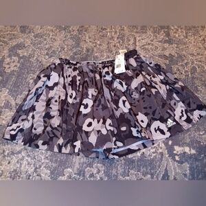 Women Adidas Multi AOP Shorts Brand New sz Large 16-18